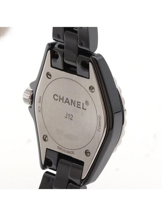 Chanel 29 Ceramic Quartz Watch display picture 3